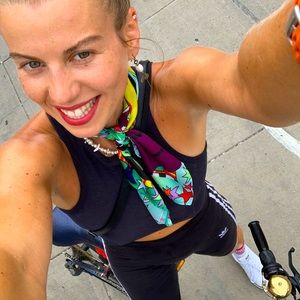 Meet your Posher, Eve